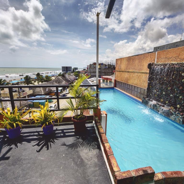 Hotel La Barca Atacames Exterior photo